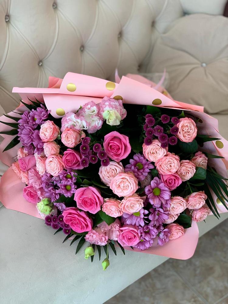 Букет цветов из: Хризантемы, Розы и Лизиантусы в Сарманово