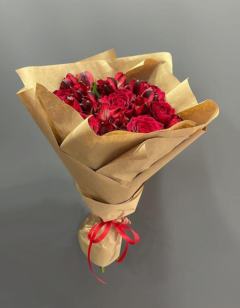 Букет цветов из: Альстромерии и Розы в Сарманово