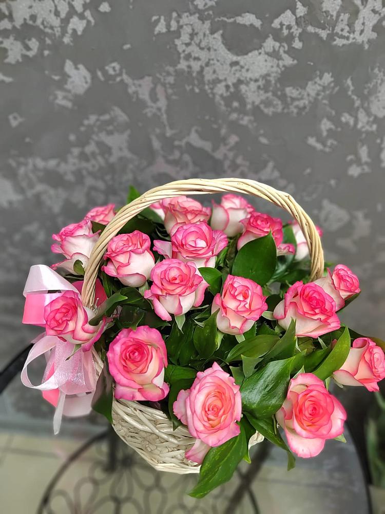Цветочная композиция из Розы в корзине в Сарманово