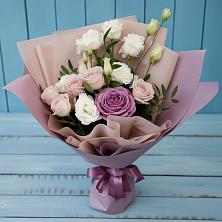 Букет цветов из:  Розы и Лизиантусы в Сарманово