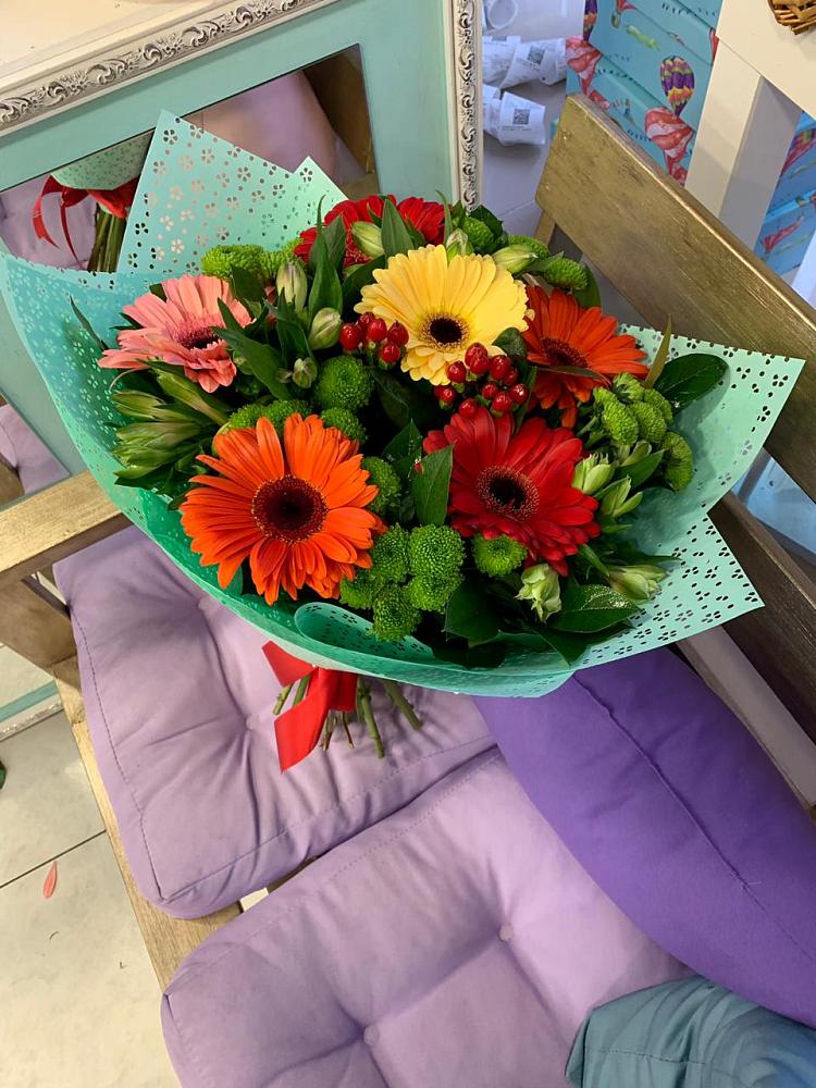 Букет цветов из: Герберы, Хризантемы и Альстромерии в Сарманово