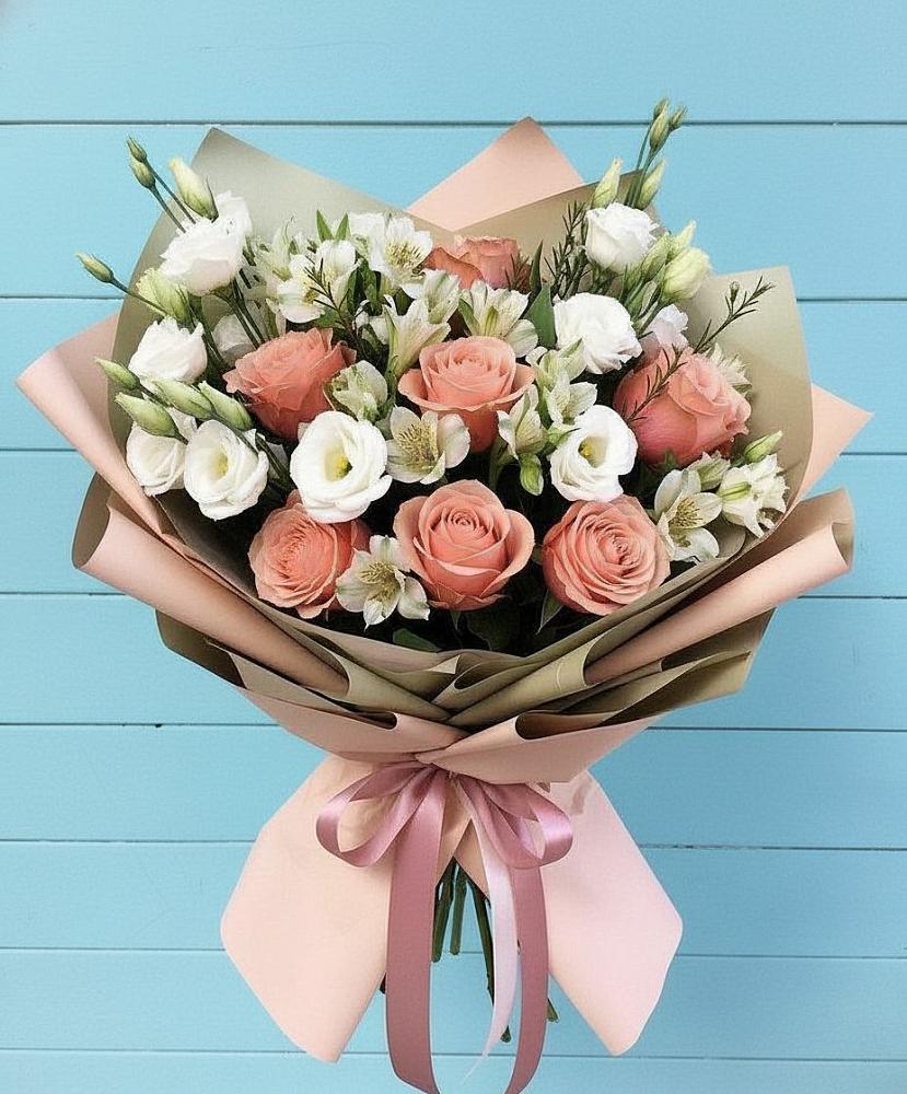 Букет цветов из: Розы, Альстромерии и Лизиантусы в Сарманово