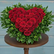 Цветочная композиция из Розы в виде сердца в Сарманово