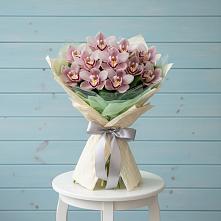 Букет цветов из:  Орхидеи и Розы в Сарманово