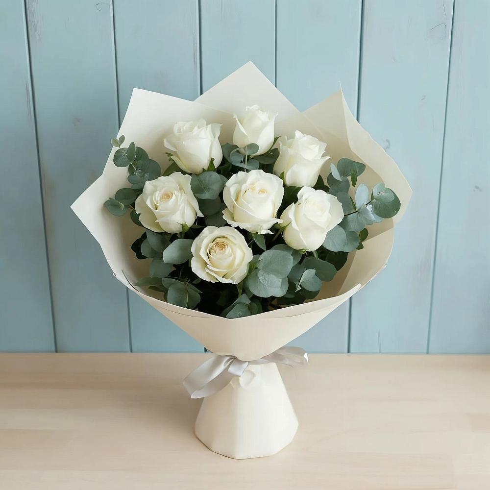 Букет Белые розы в Эвкалипте в Сарманово
