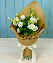 Букет цветов из:  Хризантемы и Лизиантусы в Сарманово