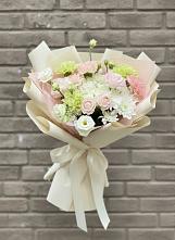 Букет цветов из:  Гвоздики, Розы, Лизиантусы и Хризантемы #REPLACE_PRED# Сарманово