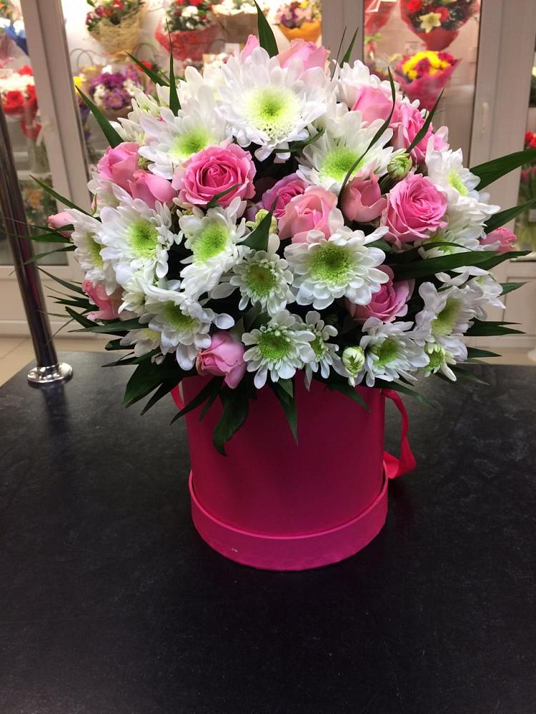 Цветочная композиция из Розы и Хризантемы в шляпной коробке в Сарманово