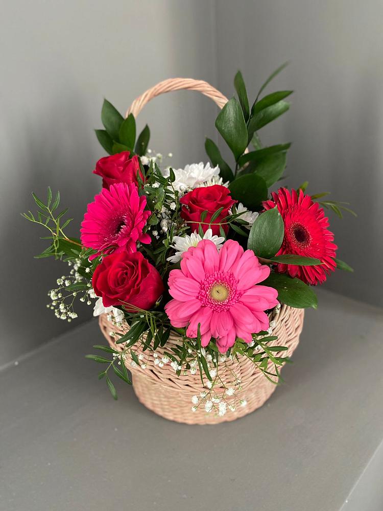 Цветочная композиция из Розы, Хризантемы и Герберы в корзине в Сарманово