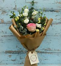 Букет цветов из:  Розы и Лизиантусы в Сарманово