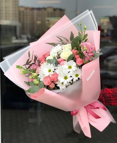 Букет цветов из: Розы, Лизиантусы и Хризантемы в Сарманово
